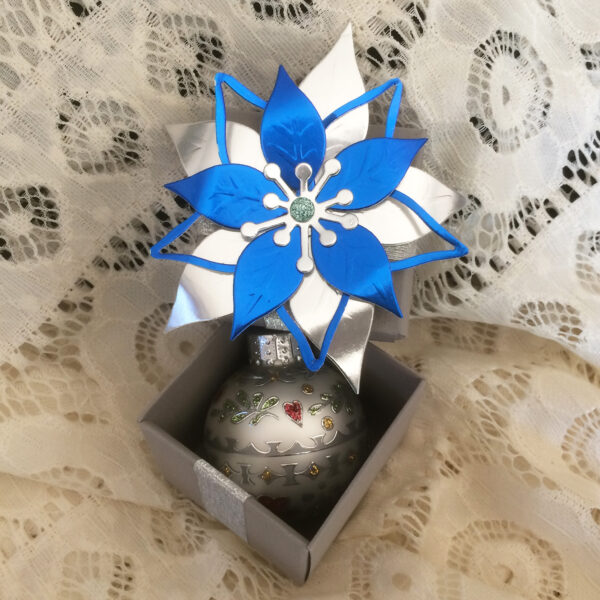 Small ornament in box / Petit ornement en boîte - Image 3