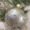 Large glittered ornament / Grand ornement pailleté