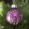 Small glittered ornament / Petit ornement pailleté - Image 2