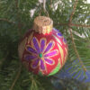 Small glittered ornament / Petit ornement pailleté - Image 2
