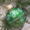 Small glittered ornament / Petit ornement pailleté
