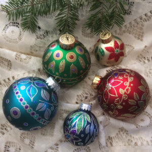 Glittered ornaments / Ornements pailletés