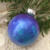 Small glass ornament  / Petit ornement en verre