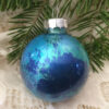 Small glass ornament  / Petit ornement en verre