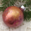 Small glass ornament  / Petit ornement en verre